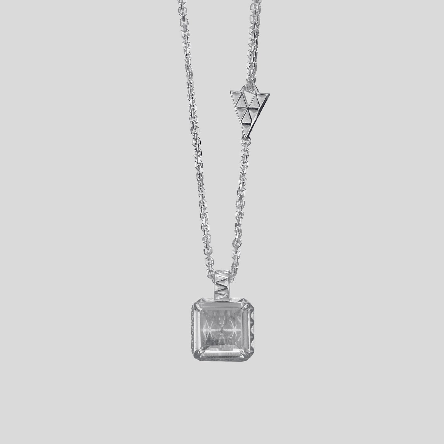 Collana V Prisma Square